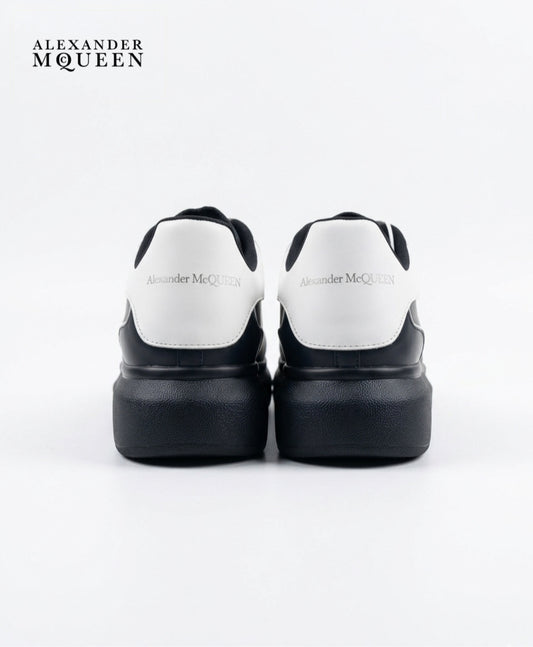 Alexander Mcqueen Oversized leather snerakers - Black